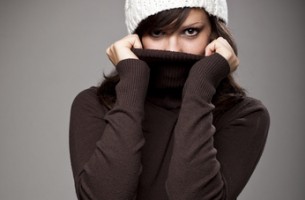 Битва модных трендов: пуловер крупной вязки vs тонкий свитер