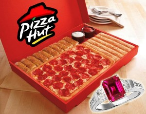 Пицца Хат поможет сделать необычное предложение руки и сердца