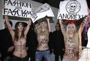 Открытие Недели моды в Милане было отмечено акцией протеста украинских феминисток